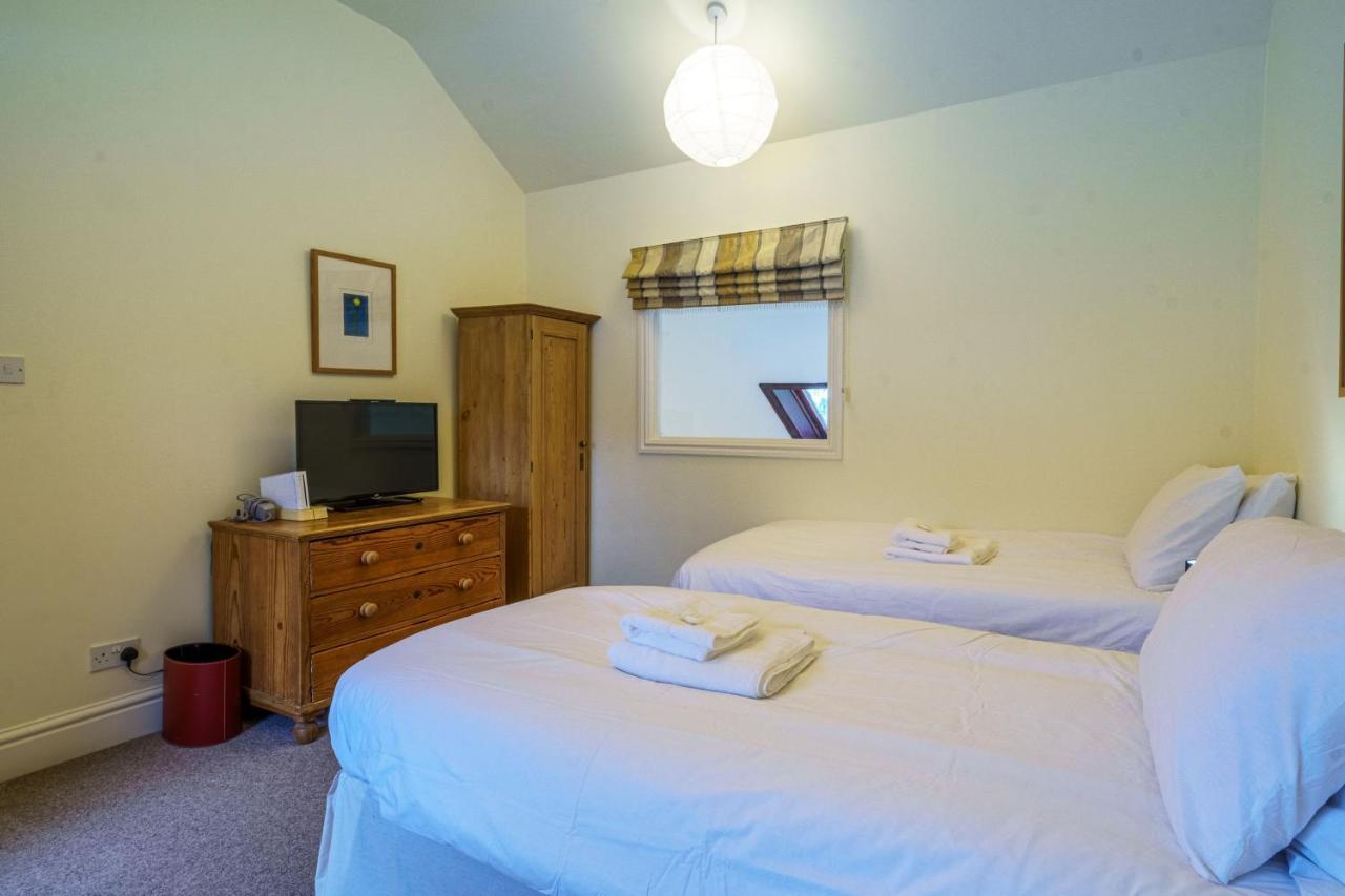 Tree Tops At The Falls - Great For Families, Central Location With Parking Ambleside Exterior photo
